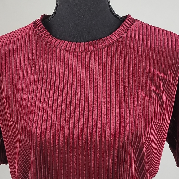 Forever 21 maroon velvet top S - Picture 2 of 5